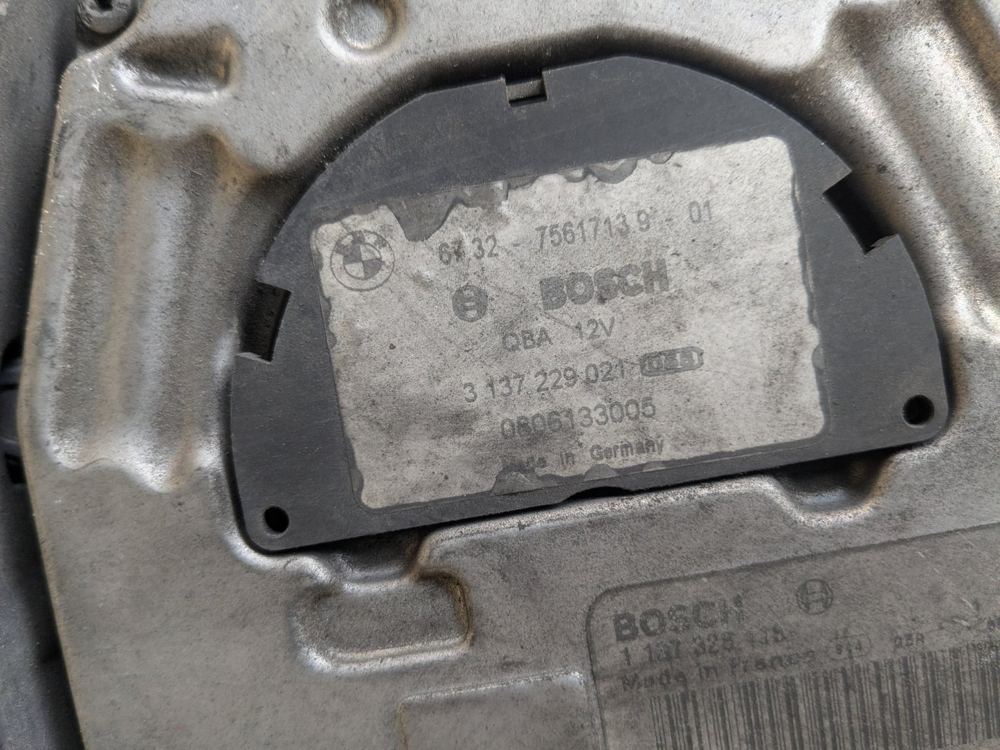 2007-2013 BMW 328i E93 Radiator Fan Shroud Housing w/ Motor 7561713