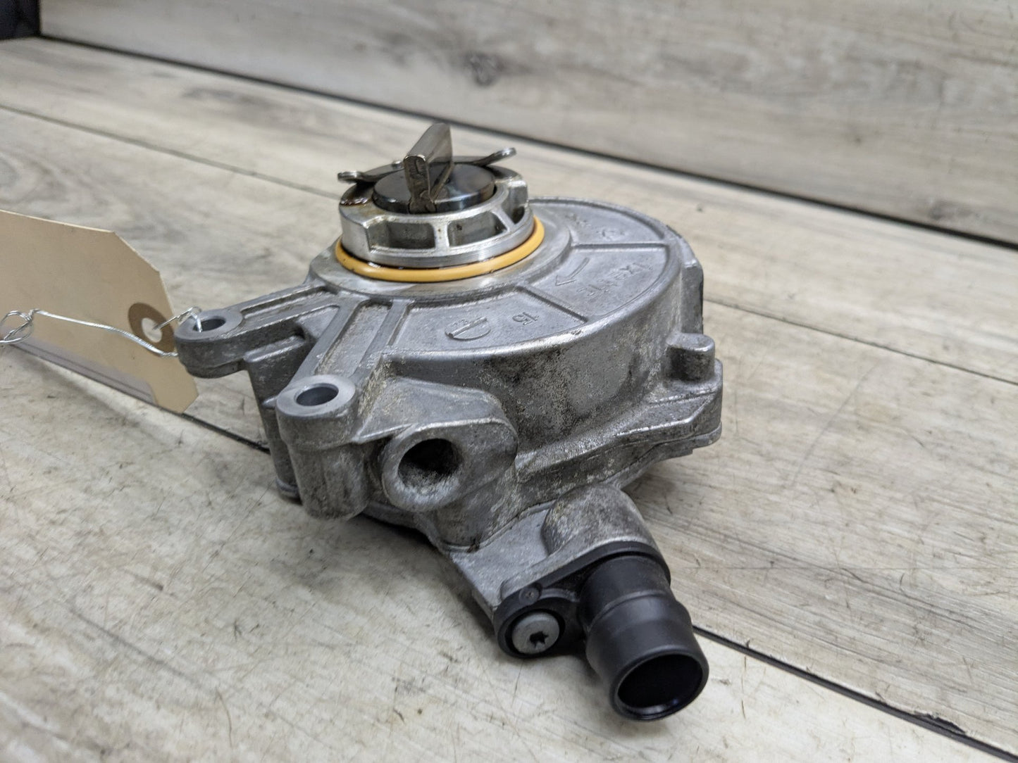 BMW G12 750Li N63B44O2 Engine Motor Vacuum Pump 8634120