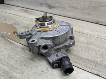 BMW G12 750Li N63B44O2 Engine Motor Vacuum Pump 8634120