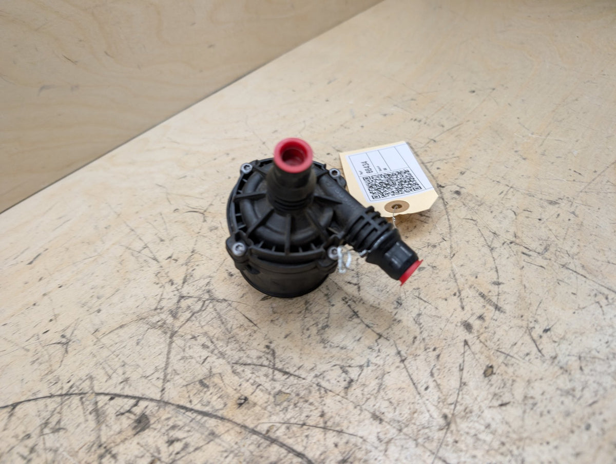*OEM BMW G01 G05 G20 G22 G30 G42 G80 G82 G83 M3 M4 Engine Auxiliary Water Pump