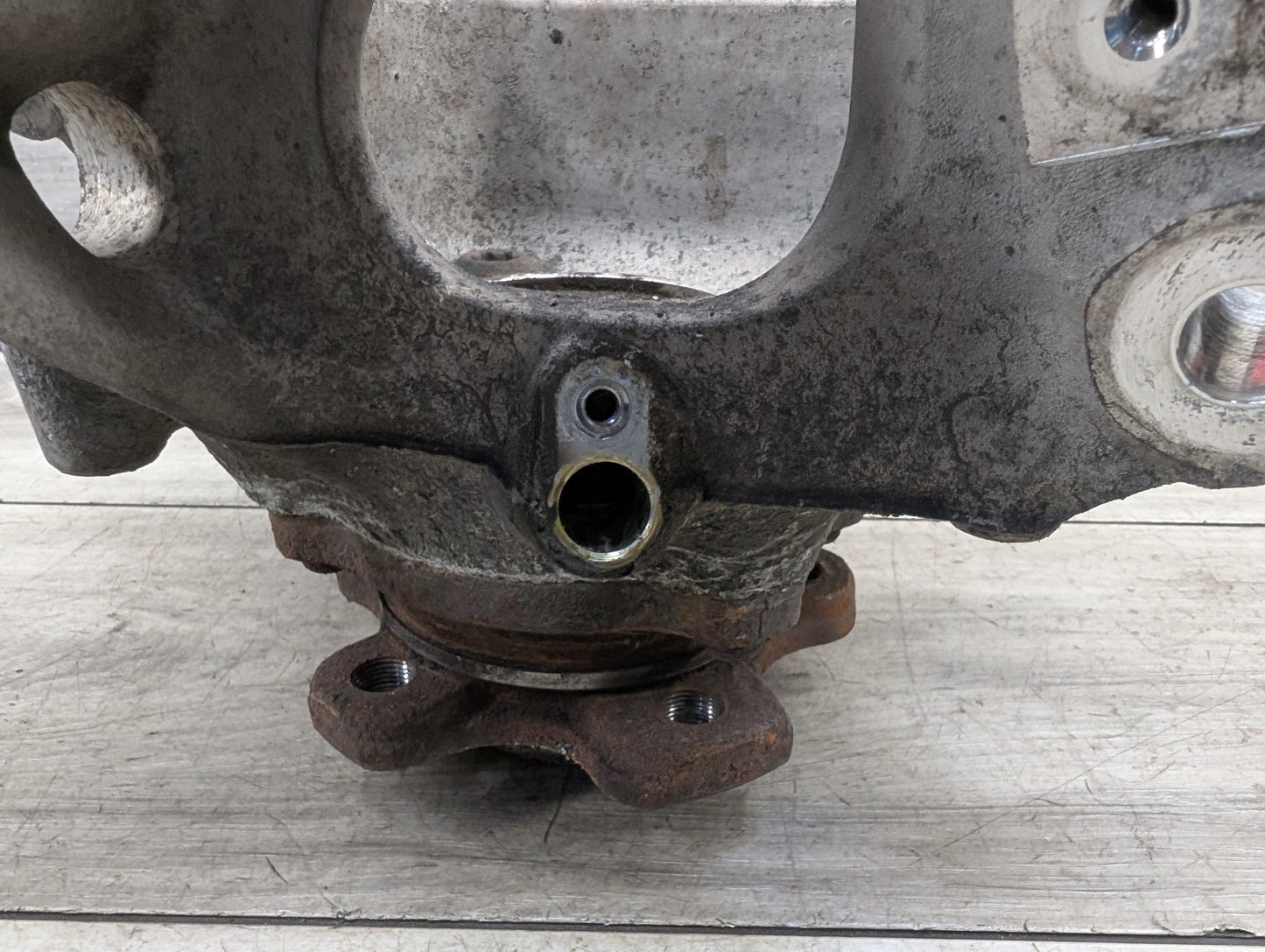 2016-2022 BMW 750Li G12 Rear Right Passenger Spindle Knuckle w/ Bearing 6861136