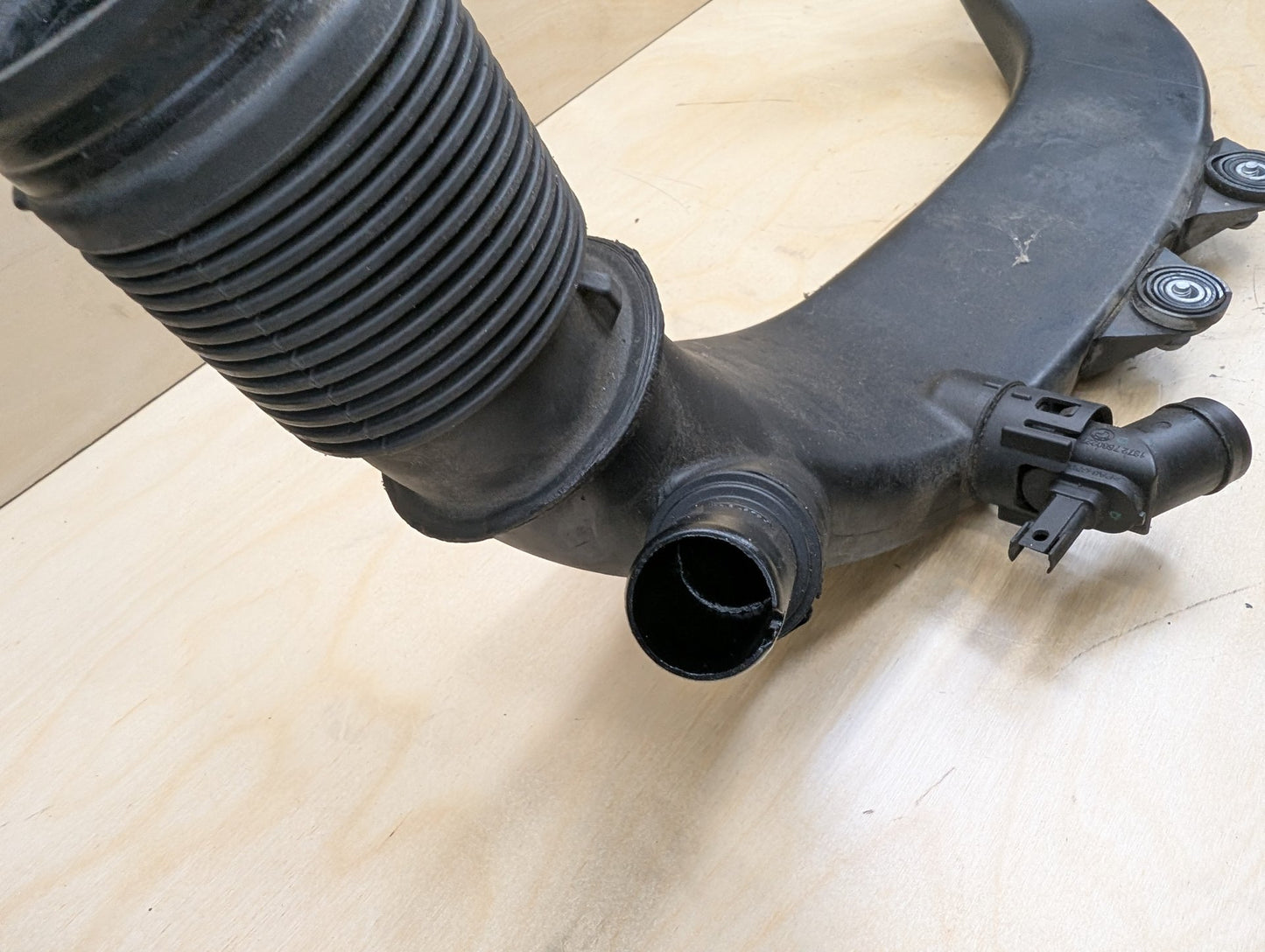 07-10 OEM BMW E82 E90 E93 N54 Engine Charge Induction Air Intake Duct Tube Pipe