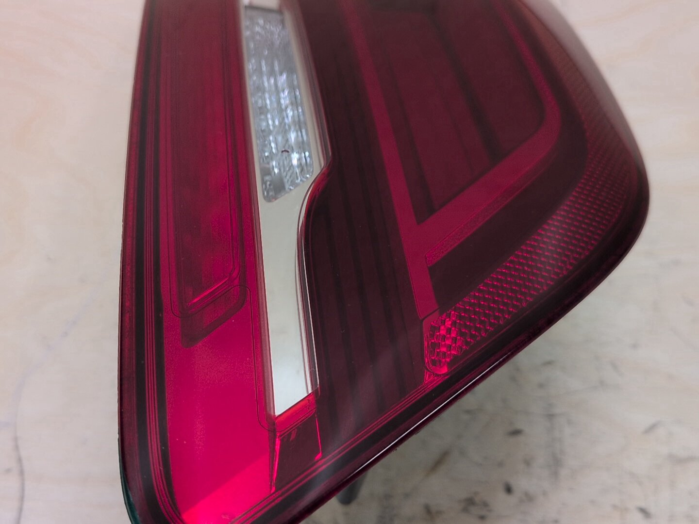 15-19 OEM BMW F16 F86 X6 X6M Rear Right Passenger Inner Liftgate Stop Tail Light