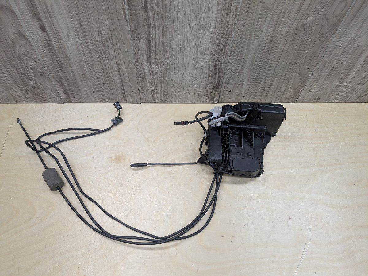 2009-2011 Mercedes-Benz SLK-Class R171 Front Left Door Latch A1717202535 OEM