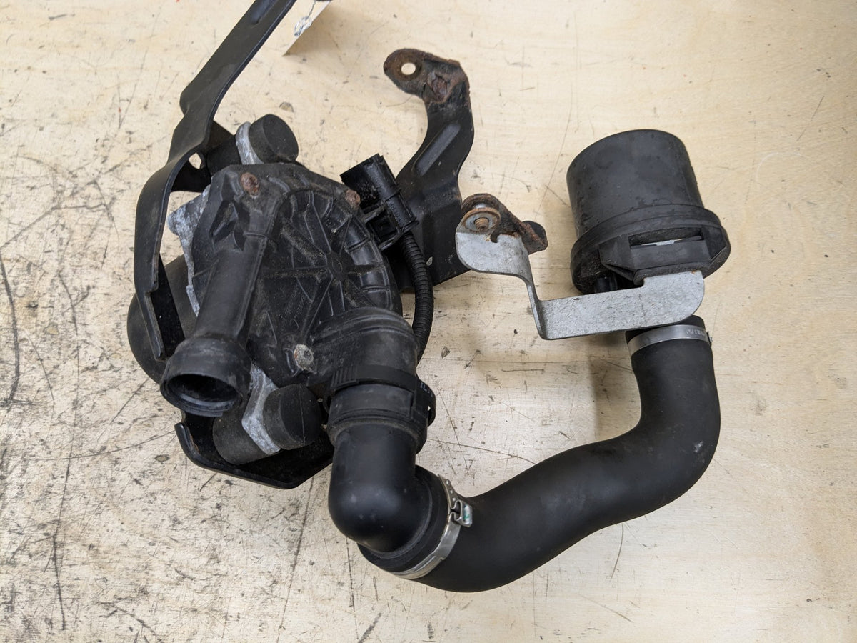 OEM BMW E82 E88 E90 E92 E93 Engine N51 Secondary Smog Air Injection Pump Motor