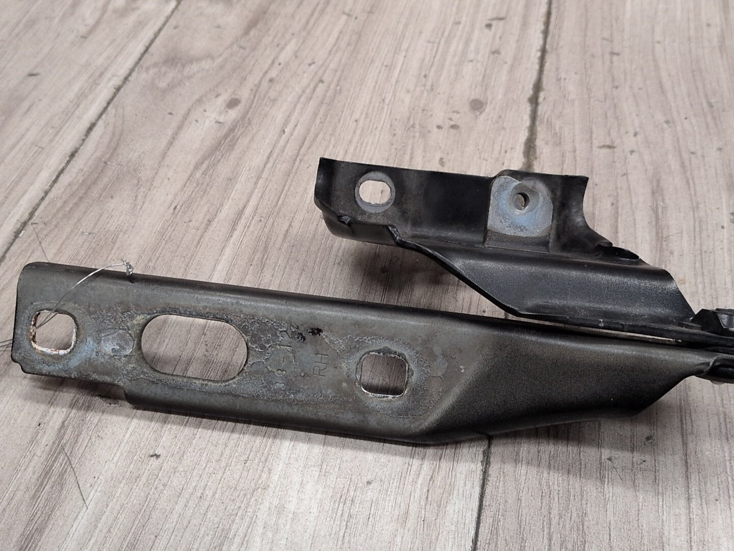 2008 - 2017 Audi S5 8T Hood Bonnet Hinges SET 8T0823301E
