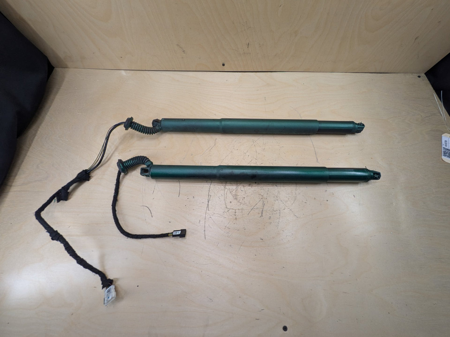 OEM BMW F16 F86 X6 Rear Left Right Trunk Liftgate Shock Hatch Strut Supports