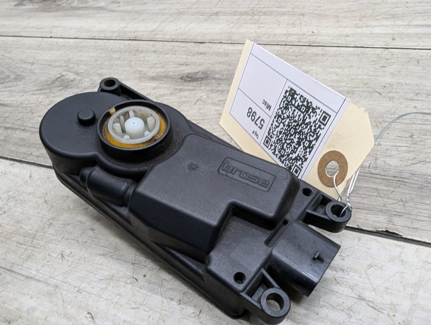 OEM BMW G05 G07 G12 G20 330 M340 X5 X7 Front Grille Shutter Motor Actuator