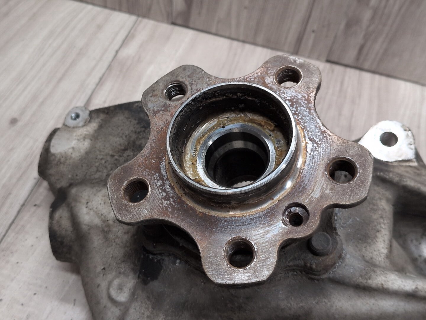 OEM BMW F95 G05 G06 G07 G09 X5 Front Right Passenger Hub Spindle Knuckle Bearing