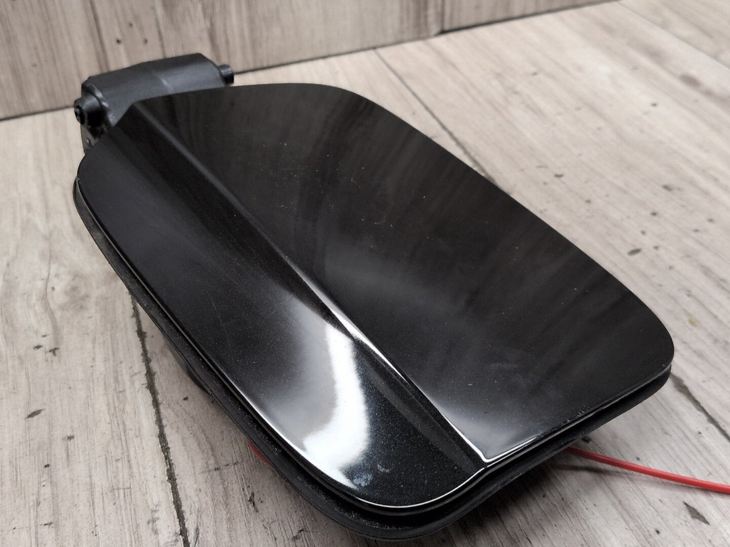 2015-2018 Audi Q3 8U Gas Cover Assembly 8U0809906C