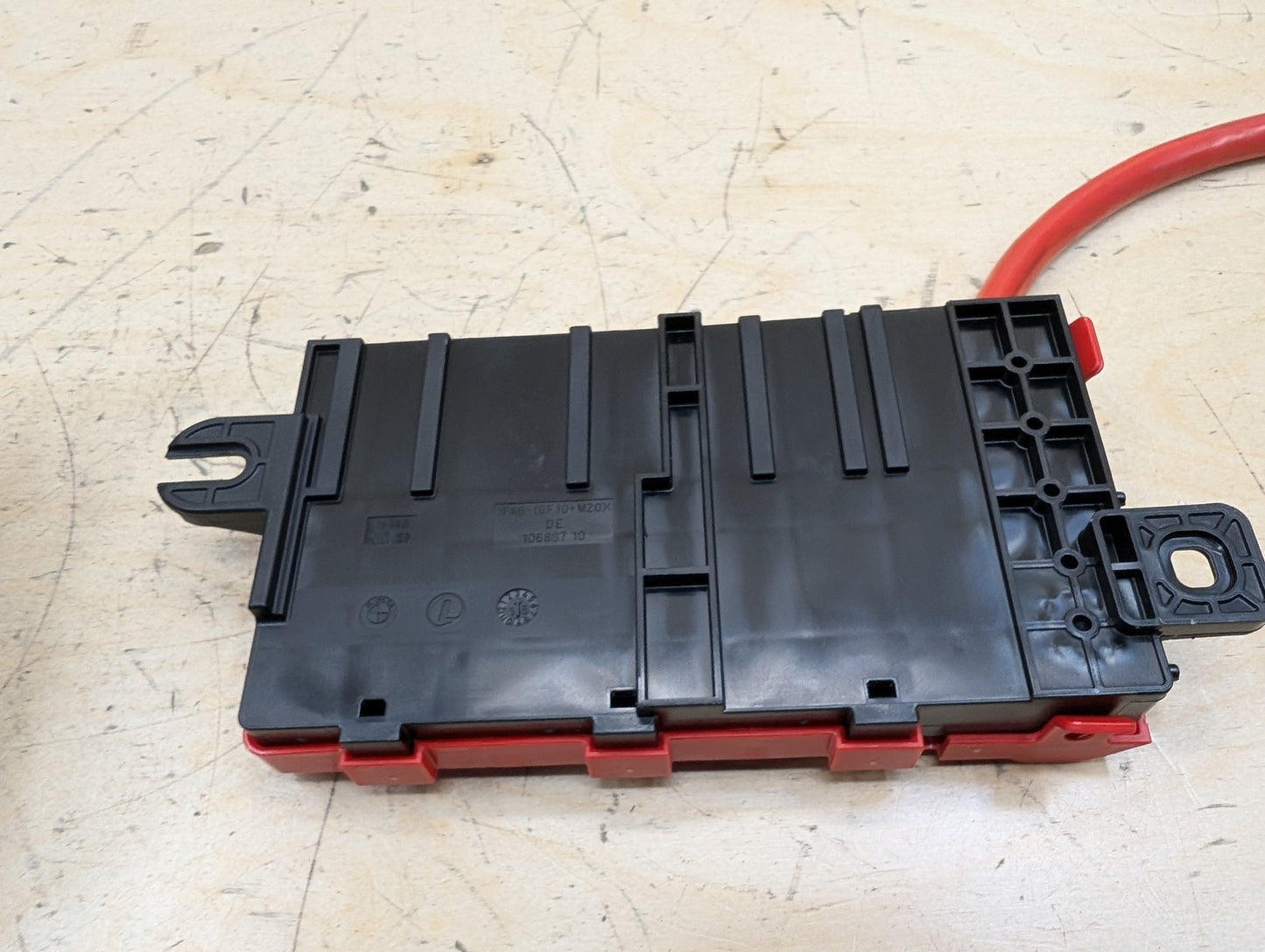 OEM BMW F22 F30 F32 F36 F80 F82 Positive Battery Distributor B+ Power Fuse Box