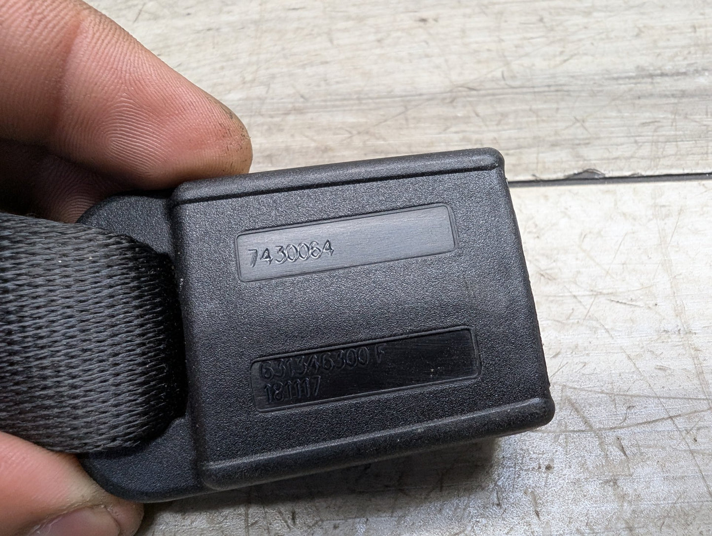 17-23 OEM BMW G30 530 F90 M5 Sedan Rear Left 2nd Row Center Seat Belt Buckle