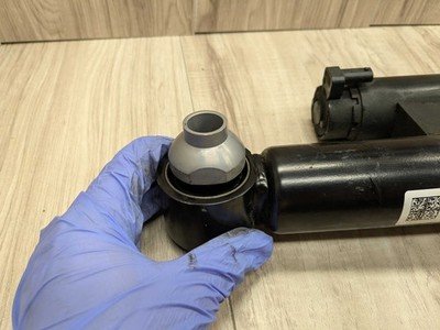 16-22 OEM BMW G11 G12 740 750 B7 REAR Right Passenger Air Suspension Shock Strut