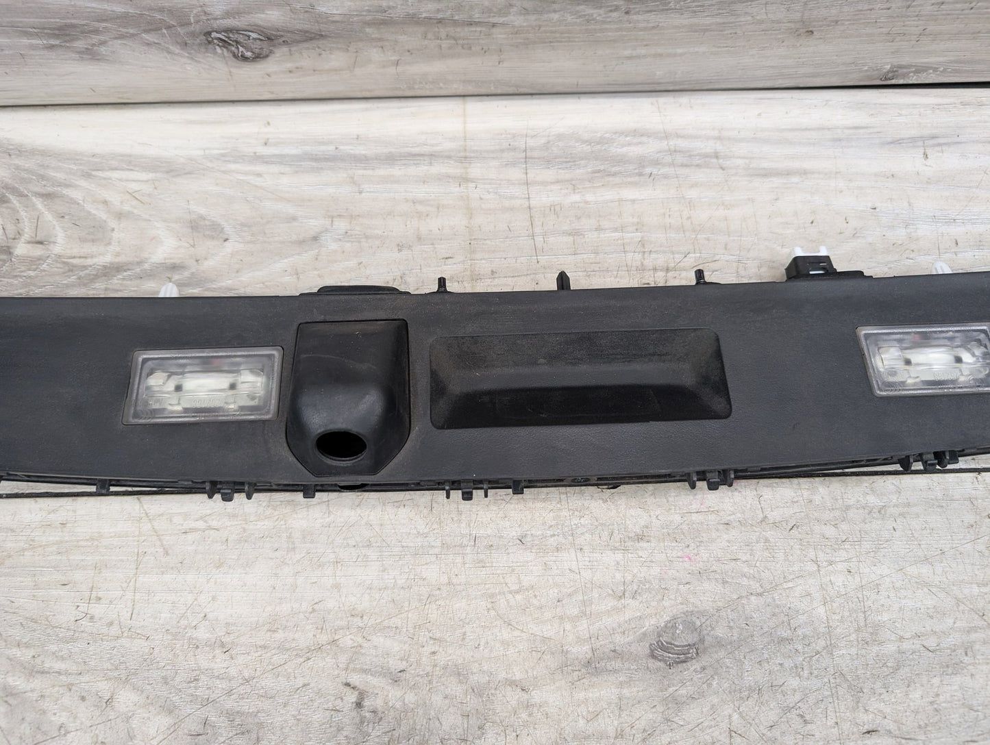 16-19 OEM BMW G12 740 750 Trunk Lid Grip Handle License Plate Light