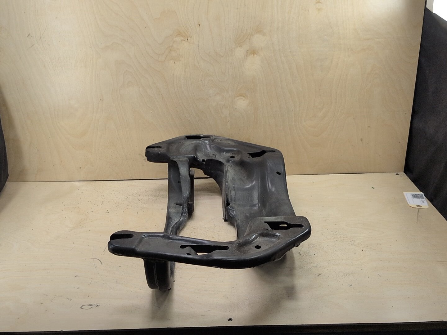 OEM BMW E70 F15 F16 F85 F86 X5 X6 Transmission Crossmember Support Mount Bracket