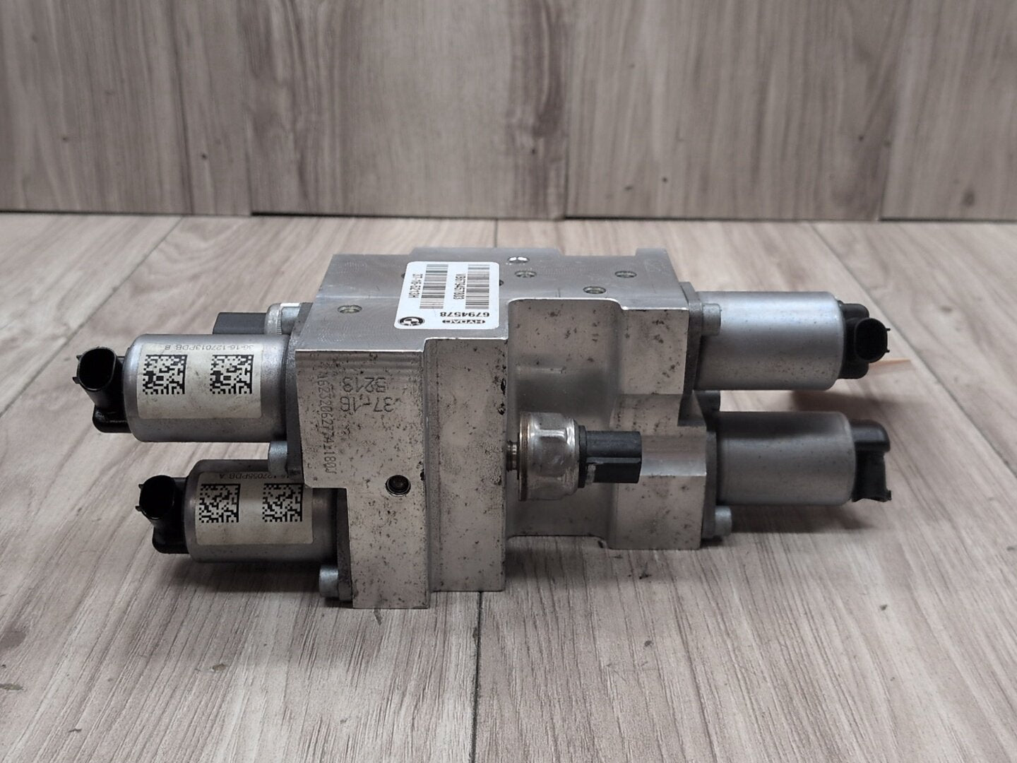 08-19 OEM BMW F15 F16 F85 F86 X5 M X6 M RHD Active Dynamic Drive Valve Block