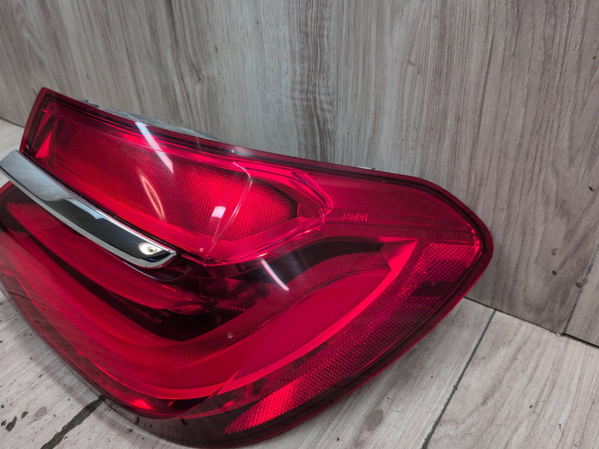 16-19 OEM BMW G11 G12 740 750 M760 B7 Rear Right Passenger Outer LED Tail Light