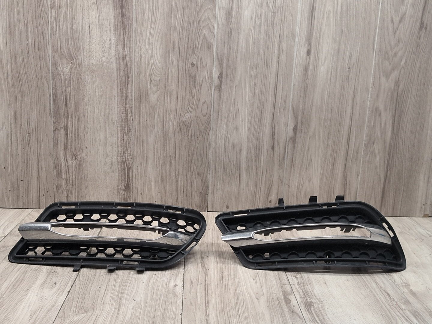 2009-2012 Mercedes-Benz E550 W212 Front Left Right Center Bumper Cover Grilles SET A2128851753 OEM