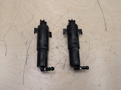 OEM BMW E90 E92 E93 328 335 Front Left Right Headlight Washer Spray Nozzle Jet