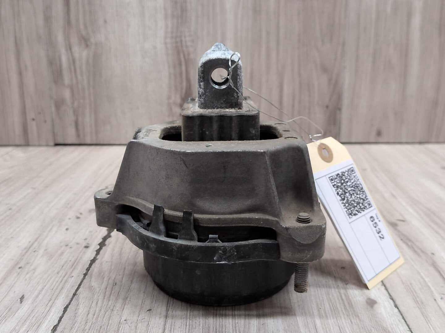2017-2023 BMW G30 M550i xDrive N63B44O2 Right Passenger Engine Bracket Support Mount 6860458