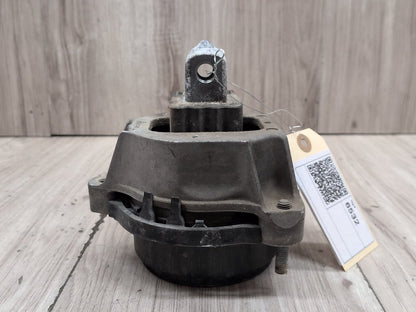 2017-2023 BMW G30 M550i xDrive N63B44O2 Right Passenger Engine Bracket Support Mount 6860458