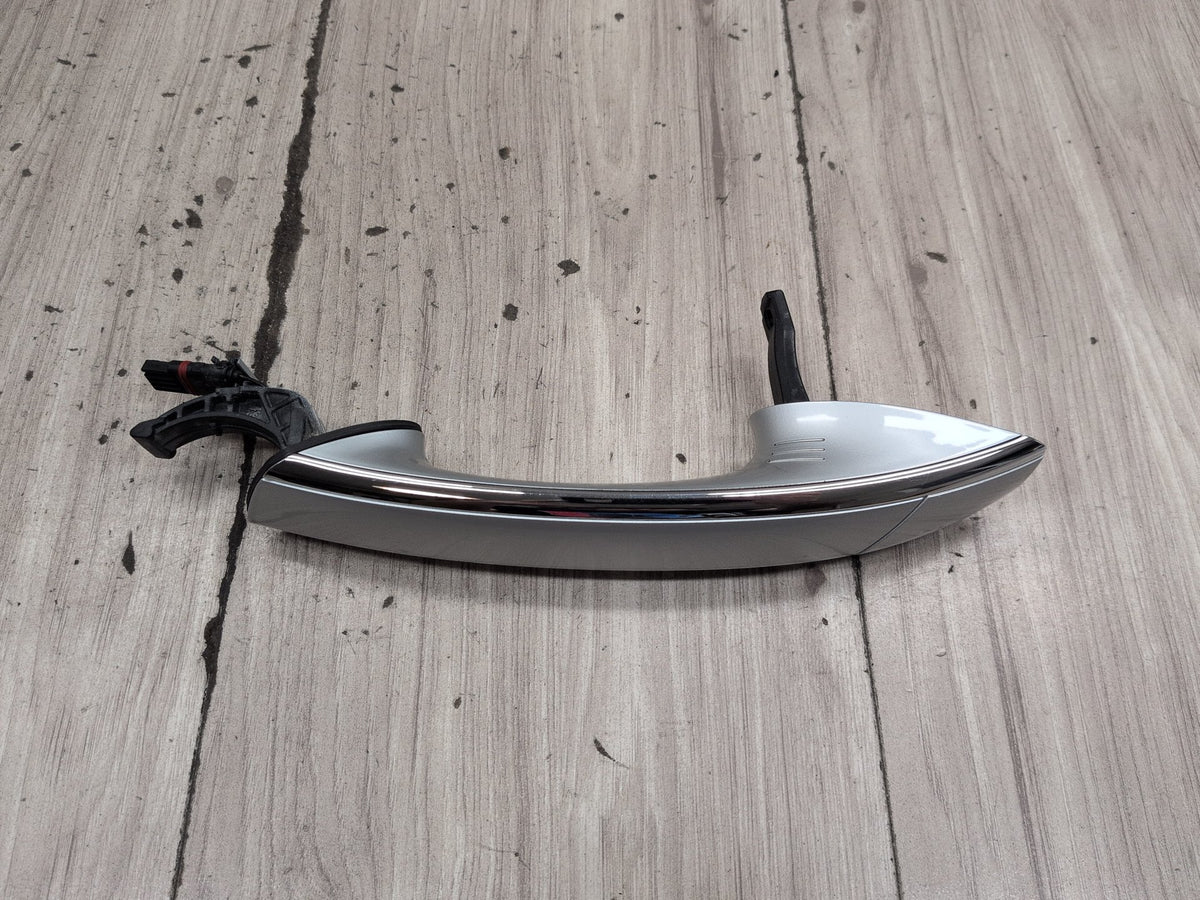 2016-2019 BMW 740Li G12 Front Left Door Handle w/ Comfort Access 7411047 OEM