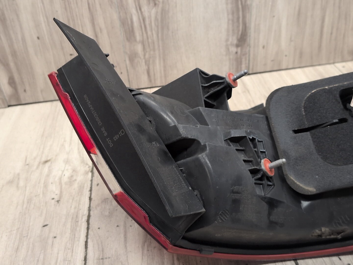 2009-2012 Mercedes-Benz E550 W212 Rear Right Passenger Outer Tail Light A2129060858 OEM