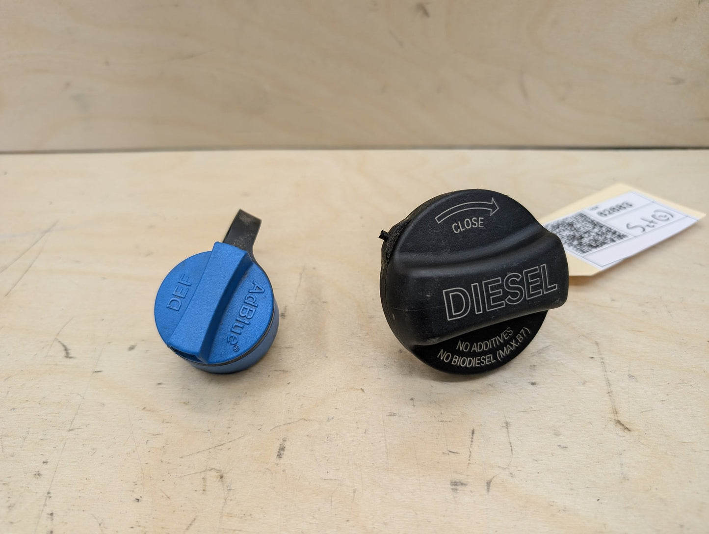 2012-2018 BMW 328i F30 Fuel Gas Tank Filler Cap SET 7222392