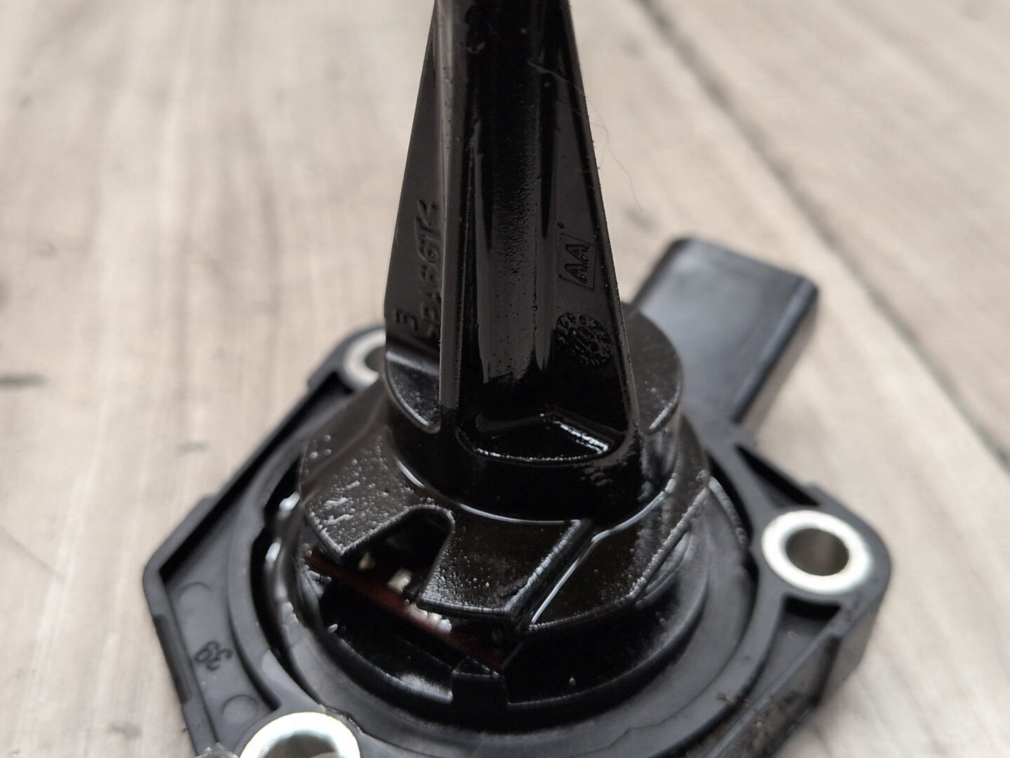 2008 - 2017 Audi S5 8T Engine Pan Oil Level Leveling Sensor 03C907660R