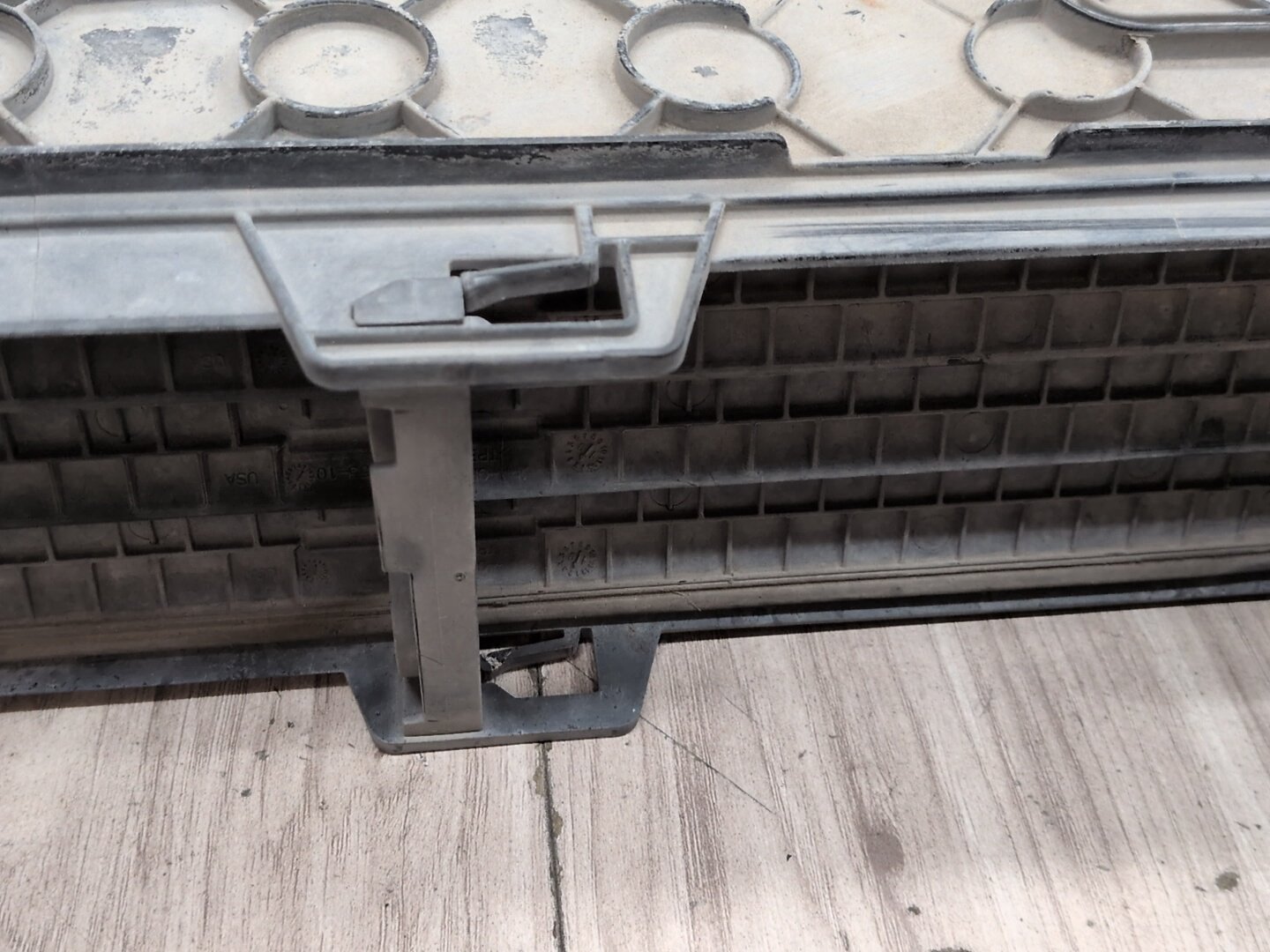 2018-2024 BMW X3 G01 Front Lower Bumper Radiator Air Flap Shutter 7497231