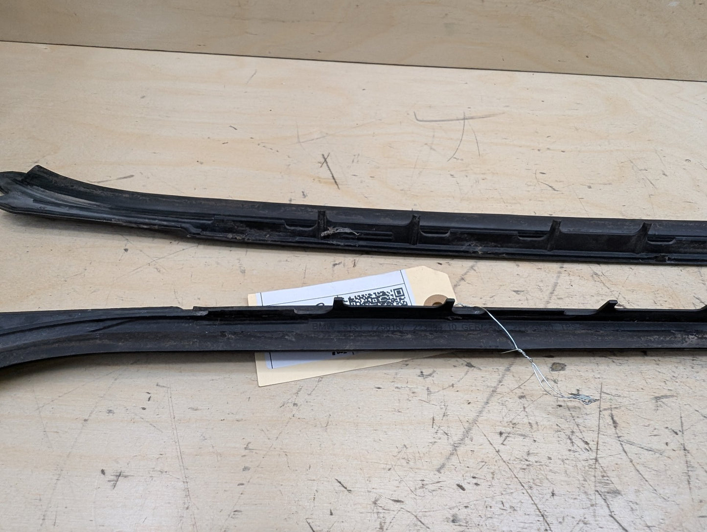 2012-2018 BMW 320i F30 Front Left Right Side Windshield Drip Trim Molding SET 7258187