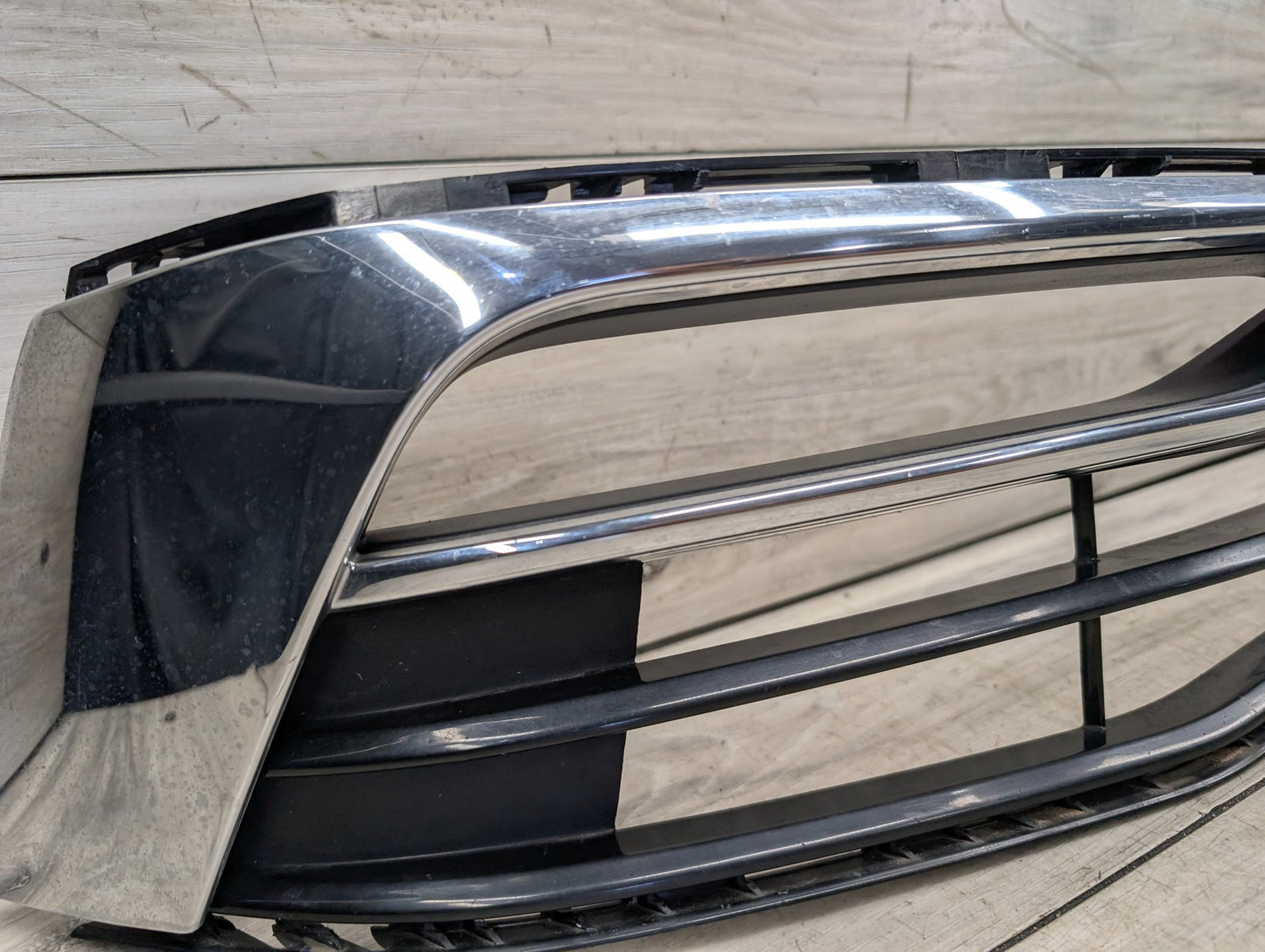 2017-2023 BMW 530i G30 Front Right Passenger Bumper Cover Grille 7385278