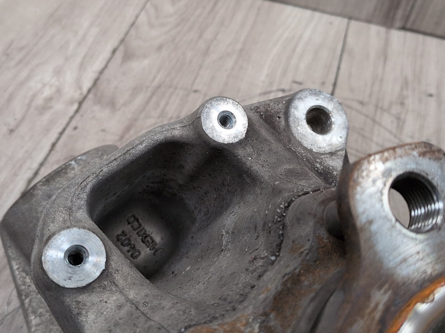 2018-2021 BMW X3 G01 Front Left Driver Spindle Knuckle w/ Bearing 6882597