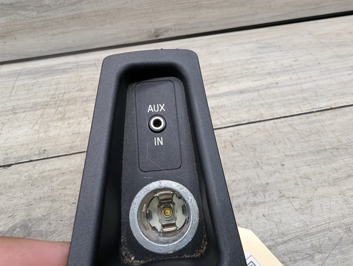 2008-2013 BMW 128i E82 AUX/ USB Charger Port Socket 6930561