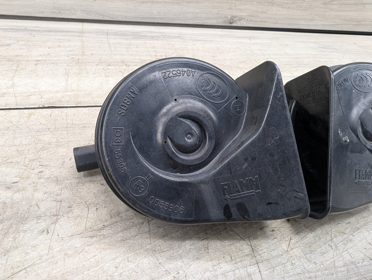 2007-2013 BMW 328i E93 Alarm Horns SET 7159421