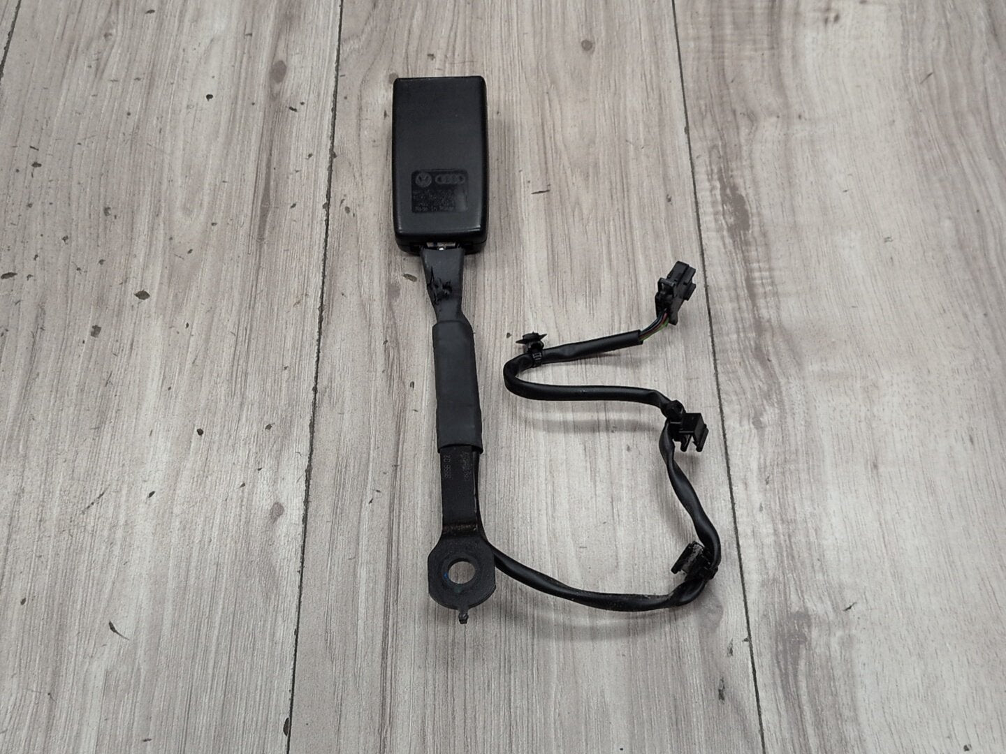2015-2018 Audi Q3 8U Front Right Passenger Seatbelt Seat Belt Buckle 8R0857756D