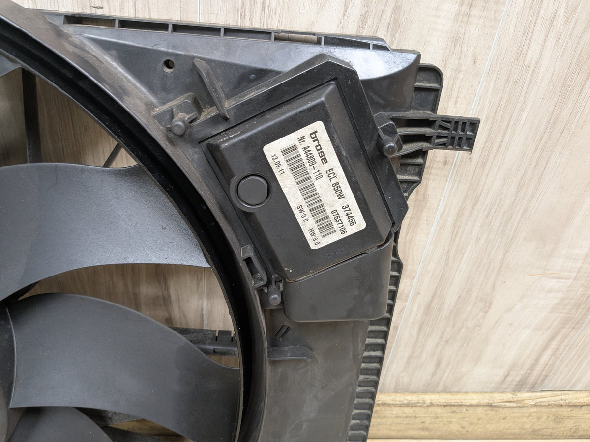 2009-2012 Mercedes-Benz E550 W212 Radiator Fan Shroud Housing w/ Motor A2125000493