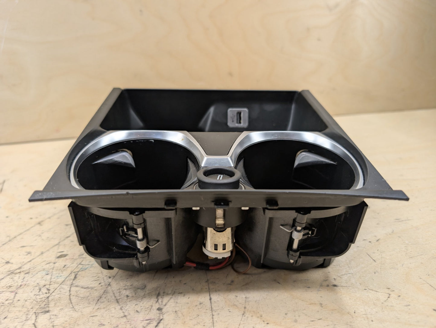 16-19 OEM BMW G11 G12 740 750 M760 Center Console Cup Holder USB Charging Port