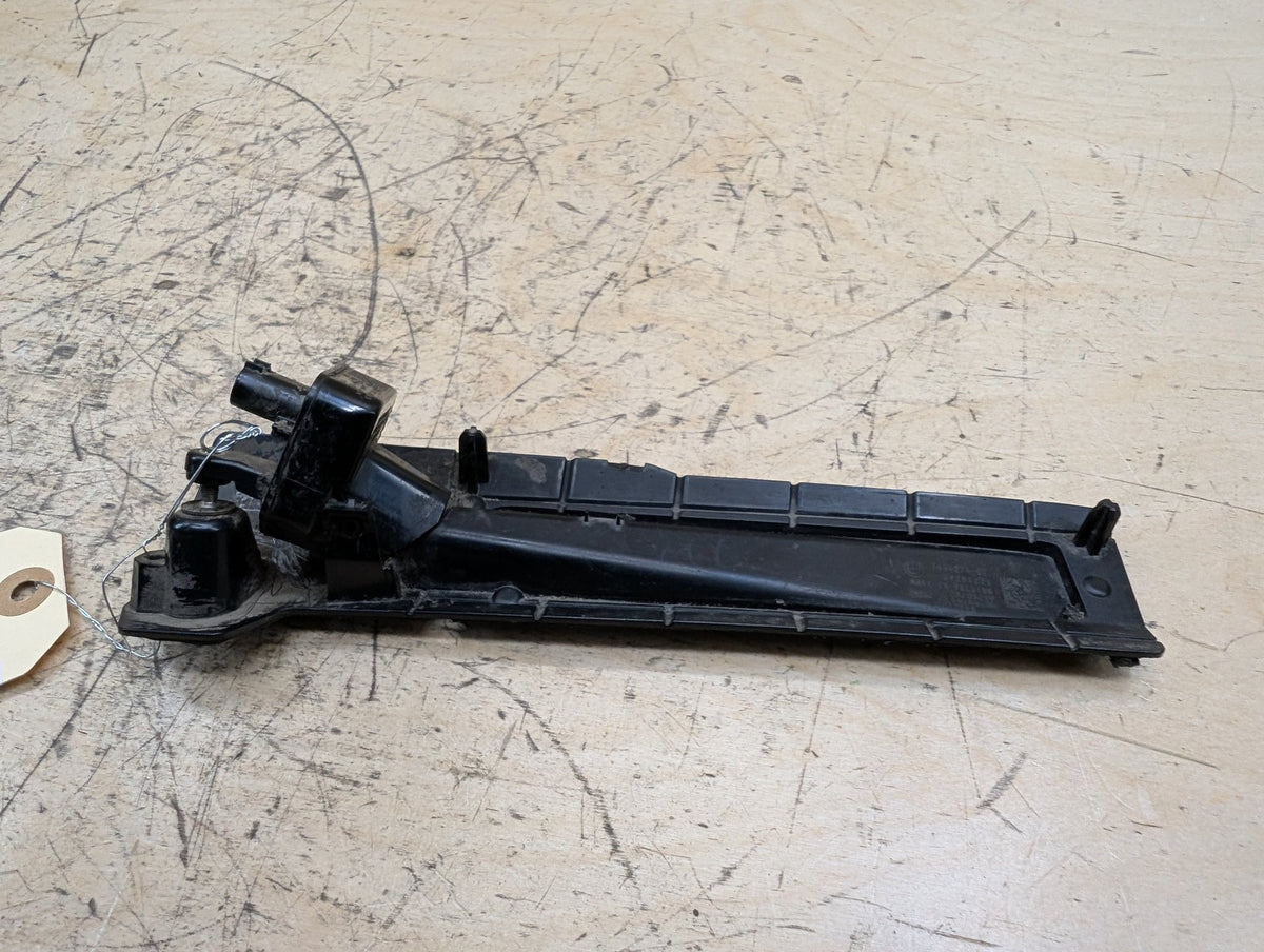 2019-2026 BMW X5 G05 Right Passenger Side Skirt Rocker Panel Carpet Light Module 7946664 OEM