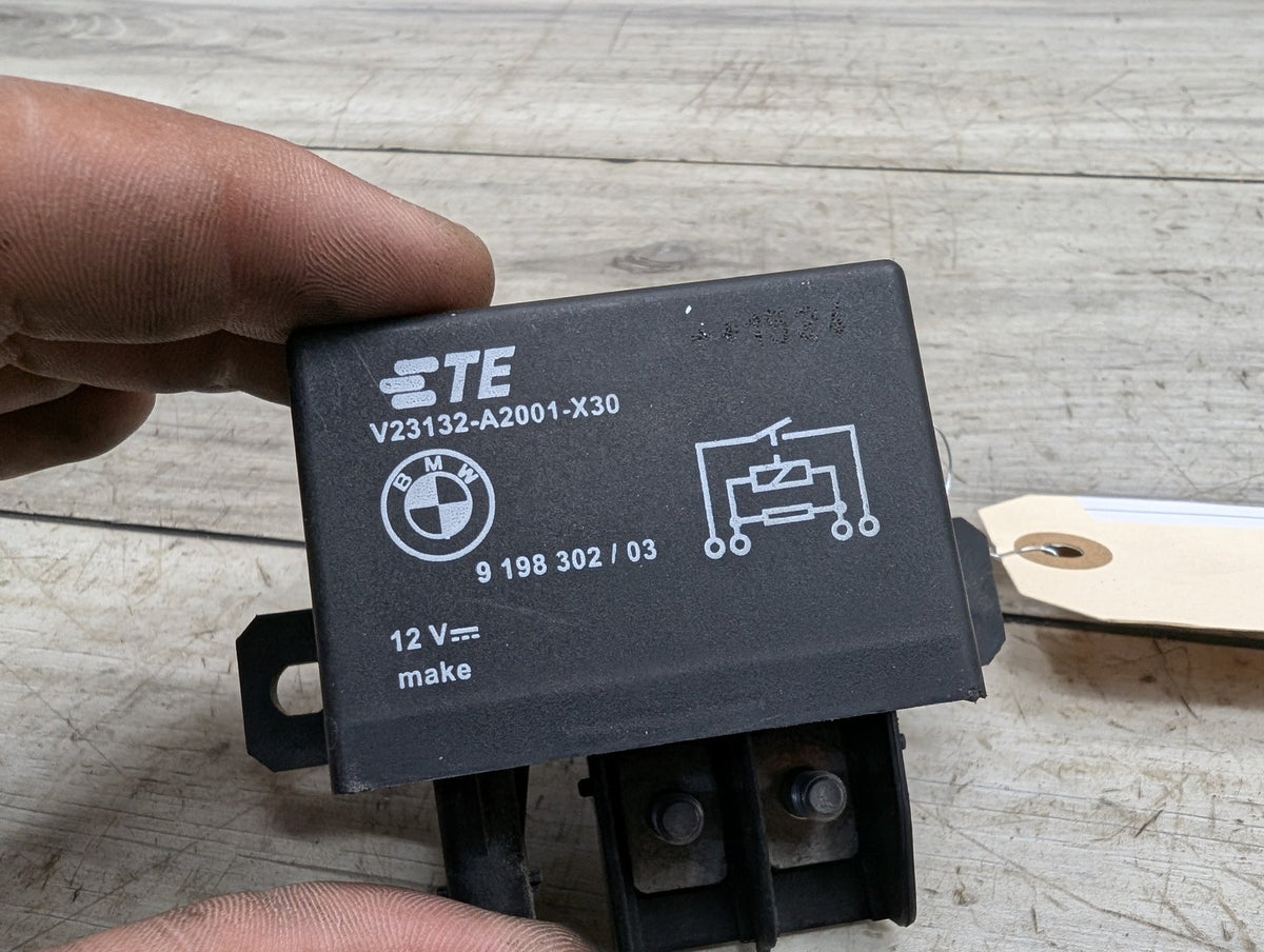 OEM BMW F10 F13 F02 F30 F32 F80 F82 F85 M3 M4 M6 Cooling Fan Relay Control 130A