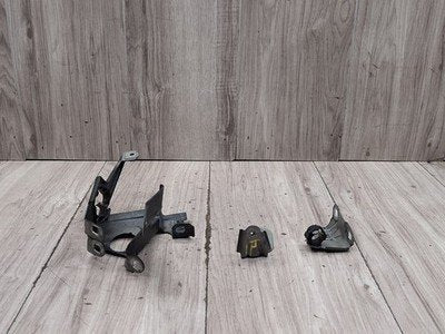 2012-2018 BMW M6 F06 Front Right Passenger Fender Brackets SET 7230584 OEM