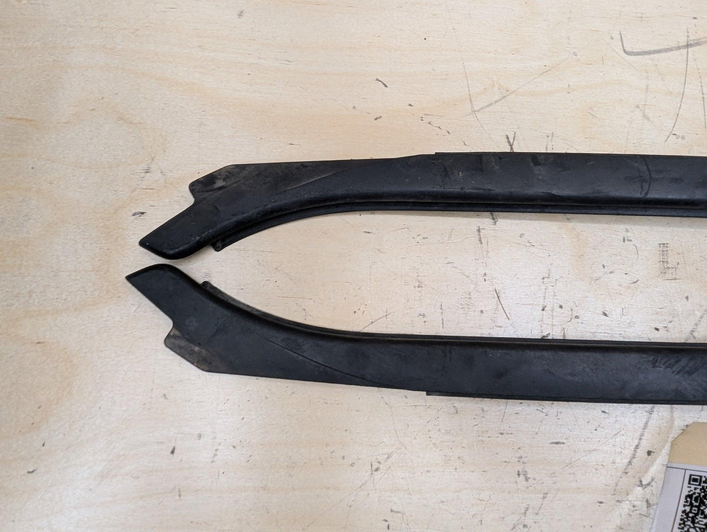 2012-2018 BMW 320i F30 Front Left Right Side Windshield Drip Trim Molding SET 7258187