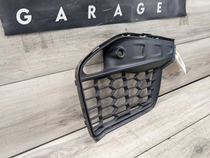 2015-2019 BMW X6 F86 Front Right Passenger Bumper Cover Grille 8056262