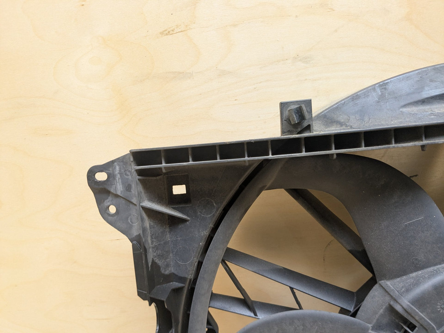 2007-2013 BMW 328i E93 Radiator Fan Shroud Housing w/ Motor 5A3F107