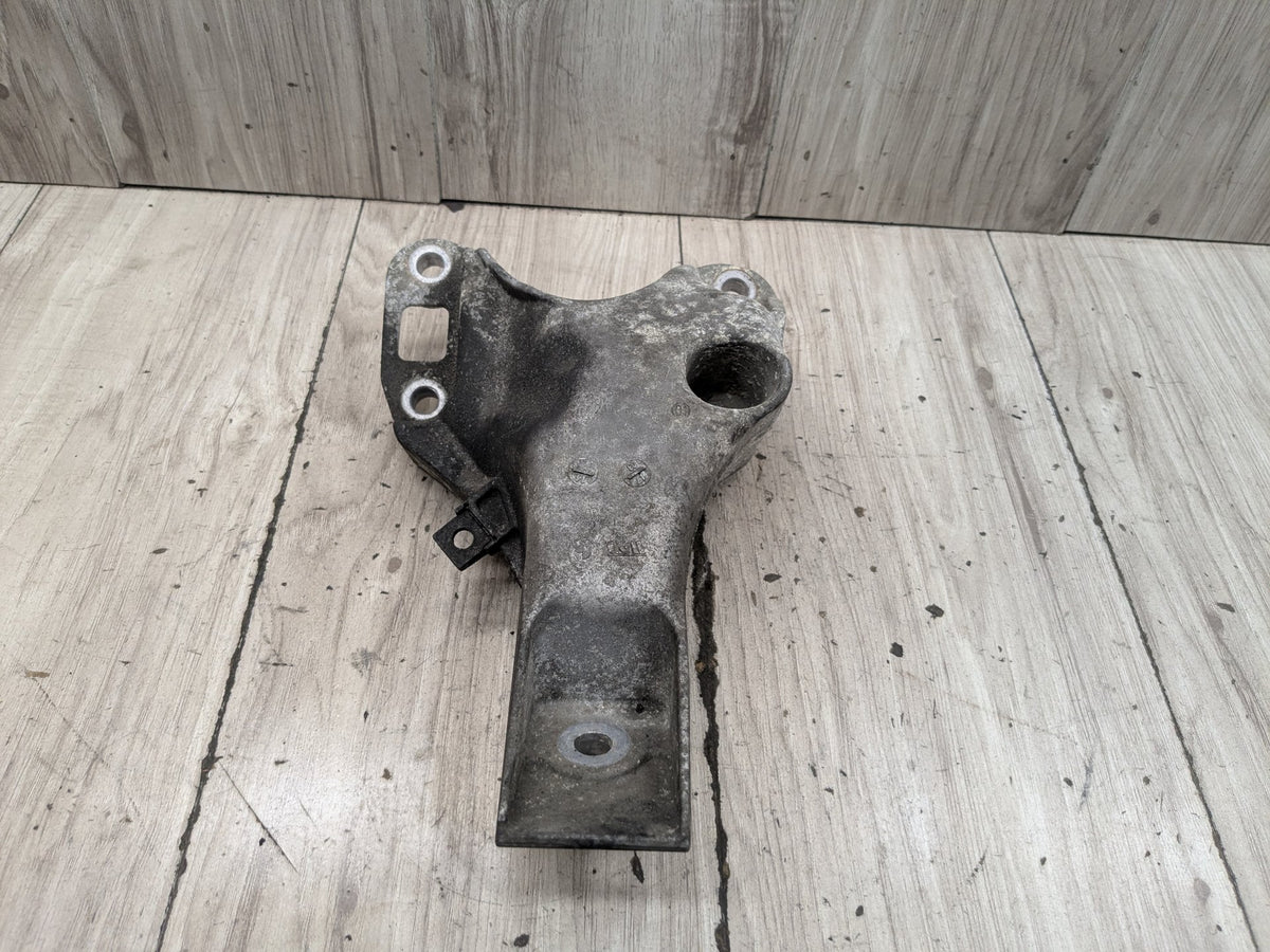 2017 BMW F16 X6 Left Driver Engine Bracket Support Mount 6882033