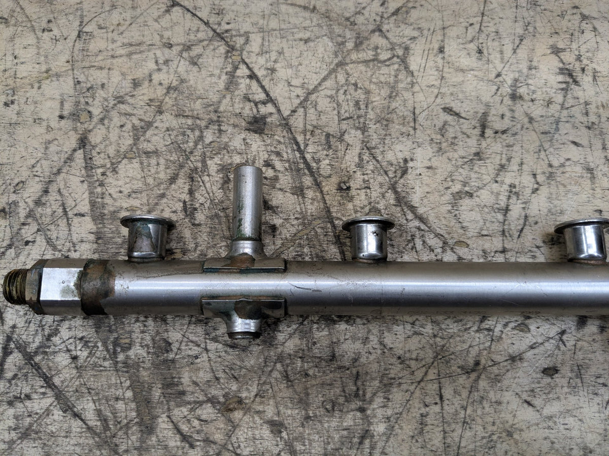 2012-2018 Audi C7 A6 CYNB Engine Motor Fuel Injector Rail Line 06K133317G