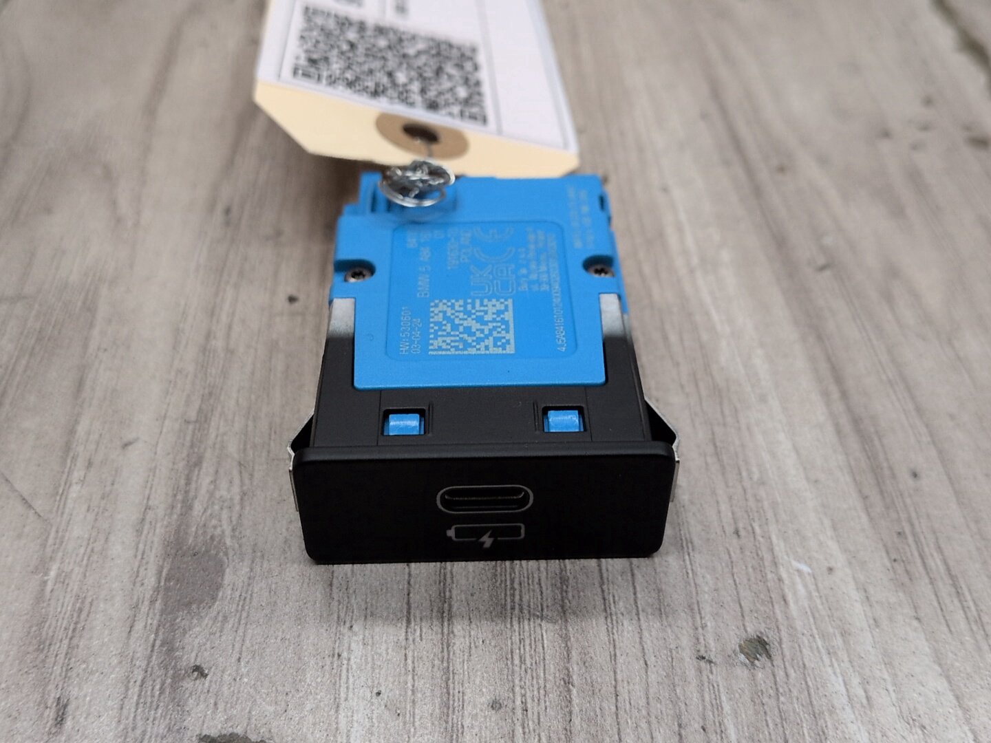 2023 - 2026 BMW M2 G87 AUX / USB Charger Port Socket 5A84161 S58B30T0