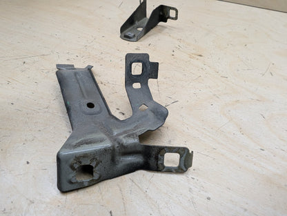 15-20 OEM BMW F80 F82 F83 M3 M4 Left Driver Fender Bracket Mount Carrier SET