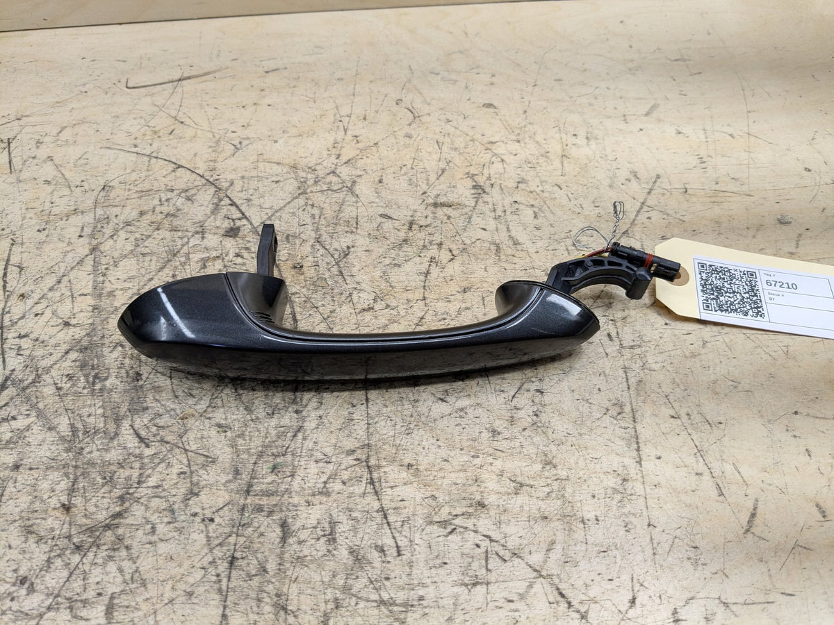 2018-2023 BMW M550i G30 Front or Rear Right Passenger Exterior Door Handle w/ Comfort Access 8492204 OEM