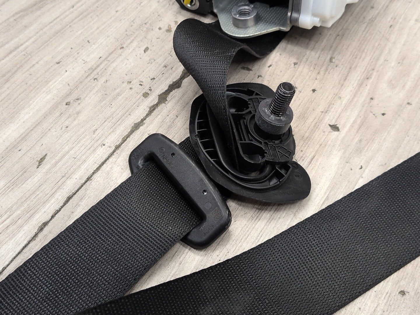 OEM BMW F90 G30 530 540 M550 M5 Front Right Passenger Seat Belt Retractor Black